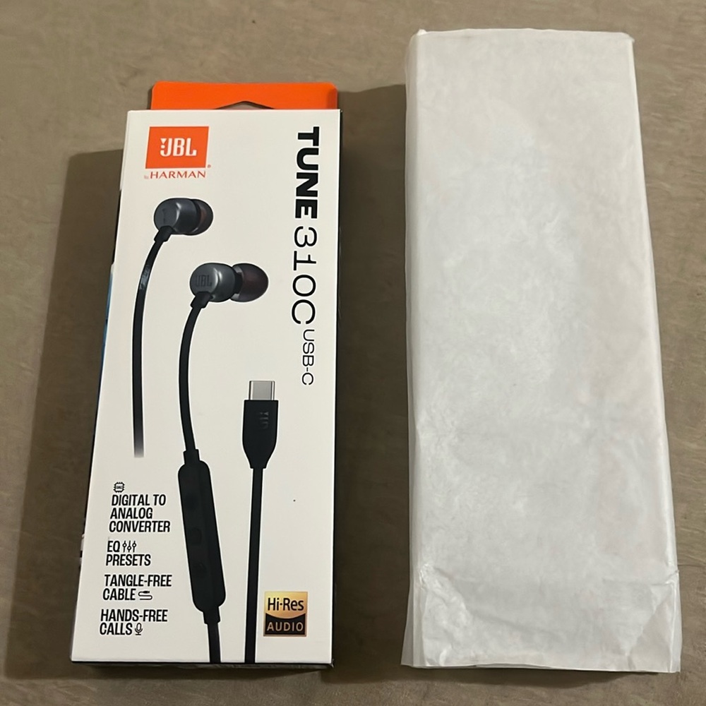 JBL Tune 310C NEW Wired In-Ear Headphones Black USB-C
